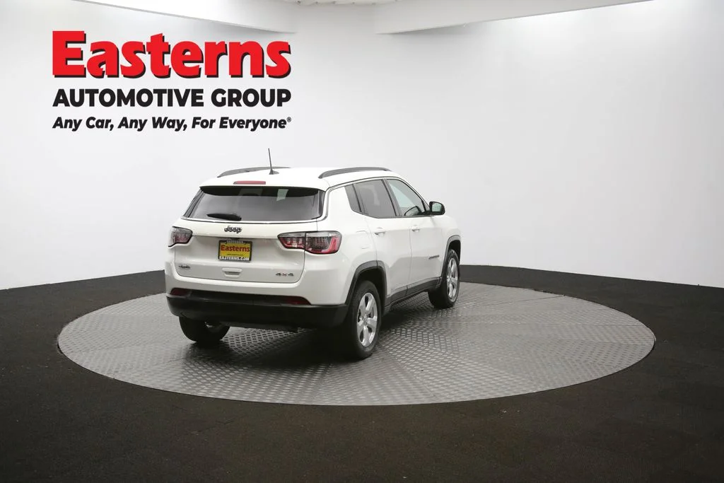 Used 2019 White Jeep Latitude image 39