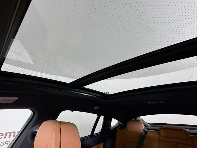 New 2027 Green Metallic BMW M60i image 23