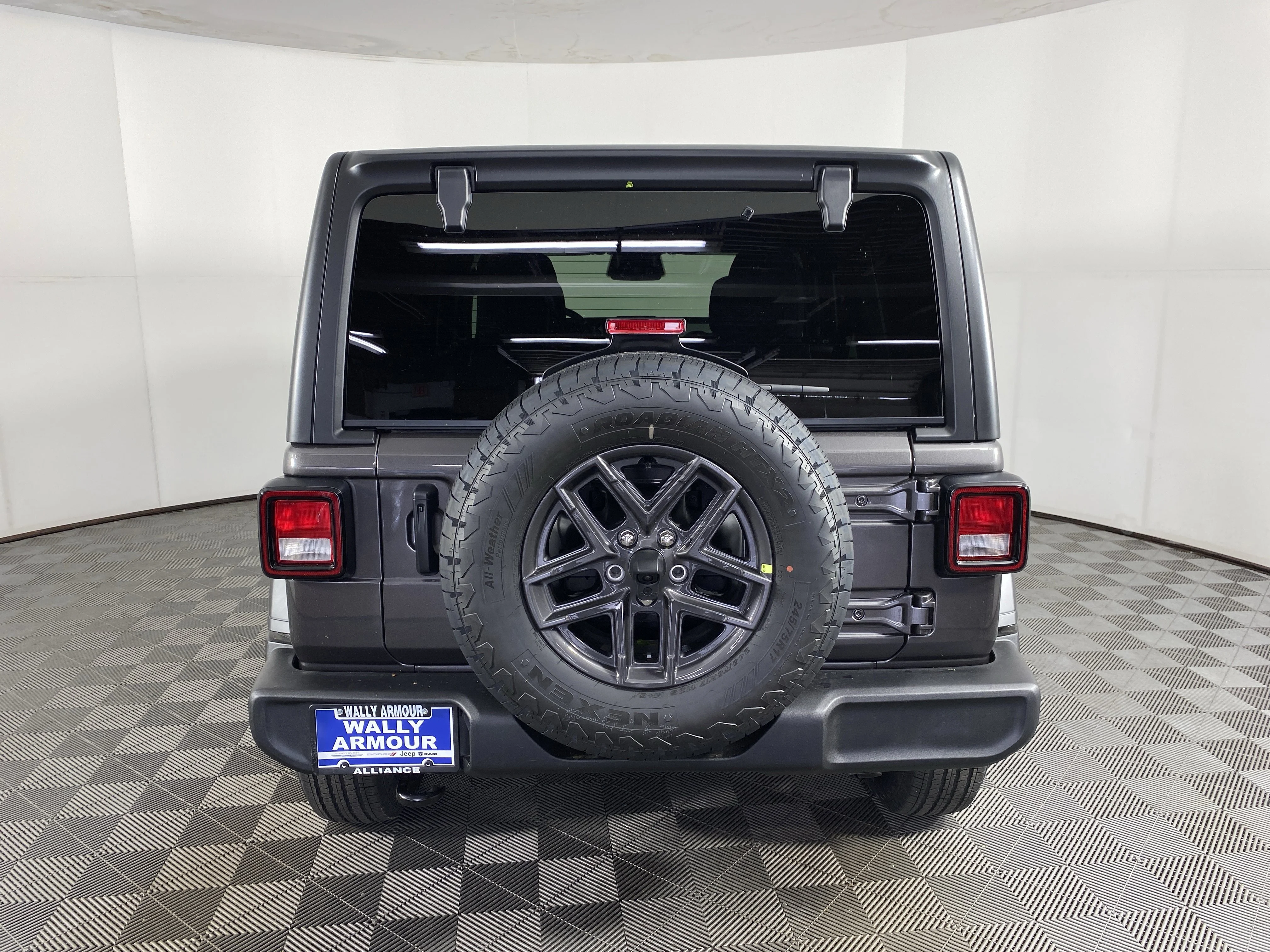 New 2026 Granite Crystal Metallic Clear-Coat Exterior Paint Jeep Sport S image 7