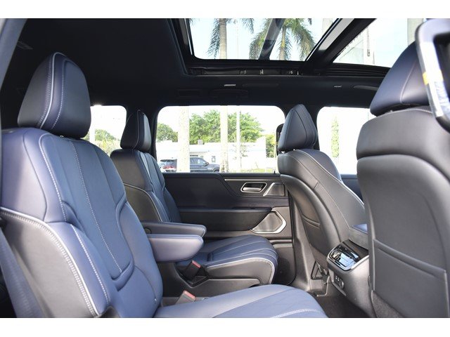New 2026 2T RADIANT WHIT INFINITI Sport 4WD image 31