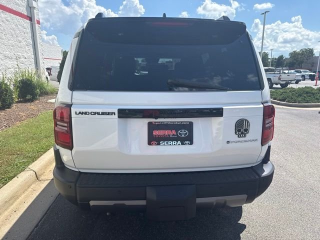 Used 2025 White Toyota Base image 6