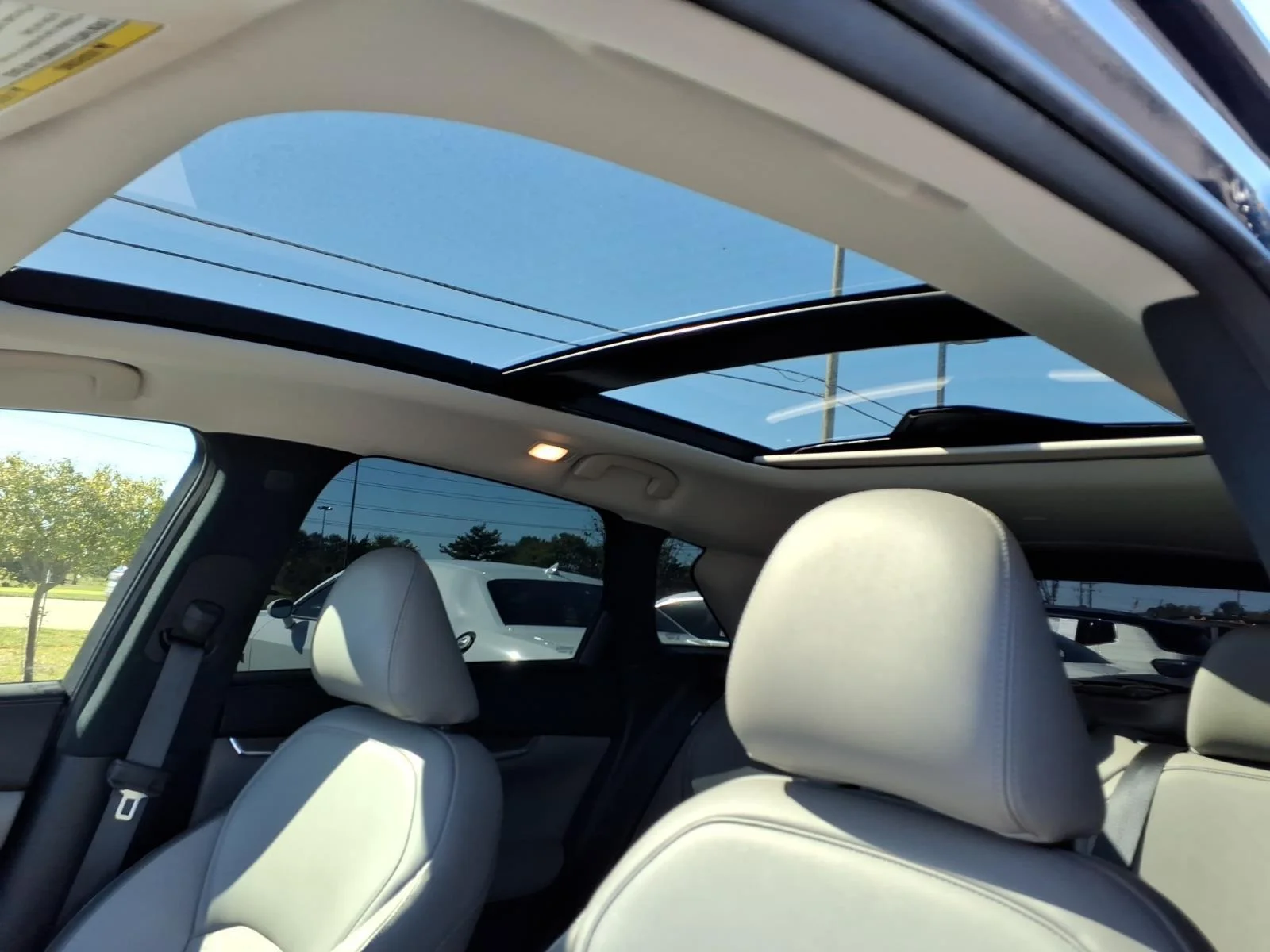 Used 2024 Hermosa Blue INFINITI LUXE image 27