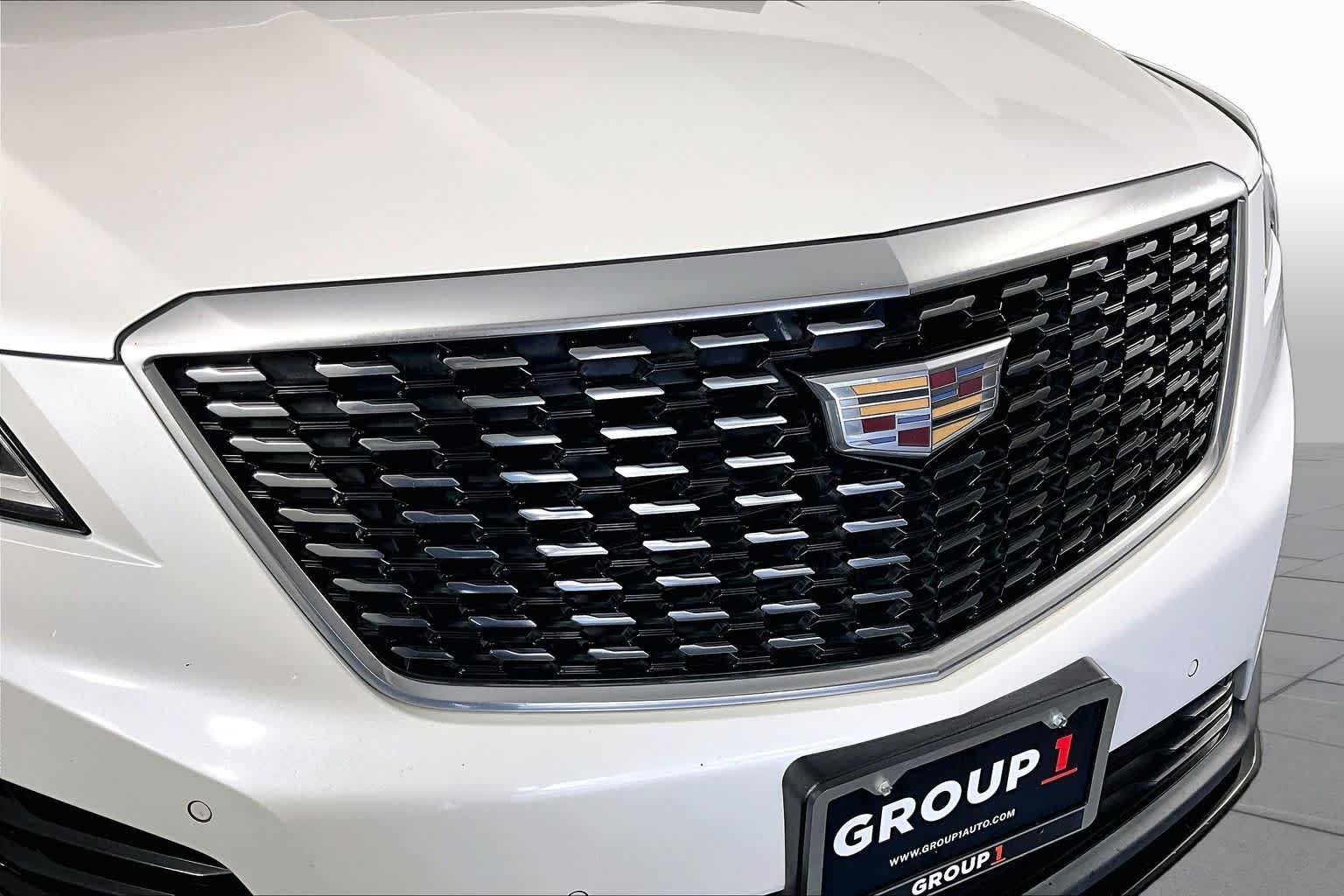 Used 2022 Crystal White Tricoat Cadillac FWD Luxury image 29