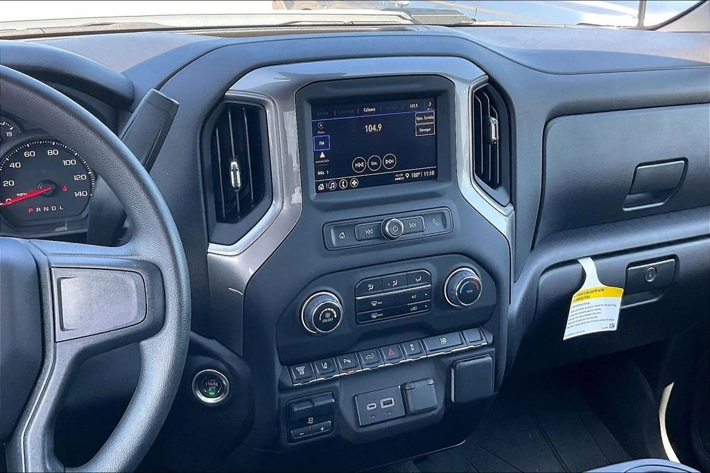 Used 2025 White Chevrolet Custom image 9