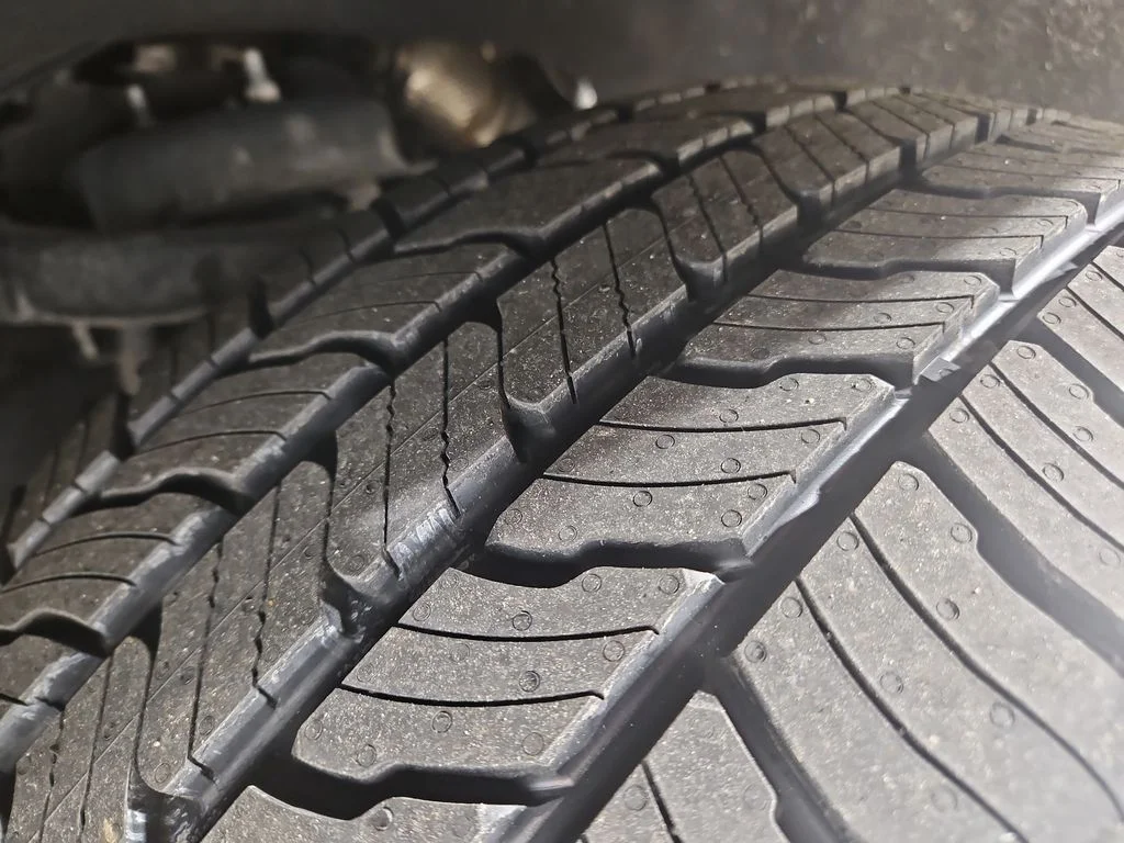 Used 2023 Gray Jeep Base image 28