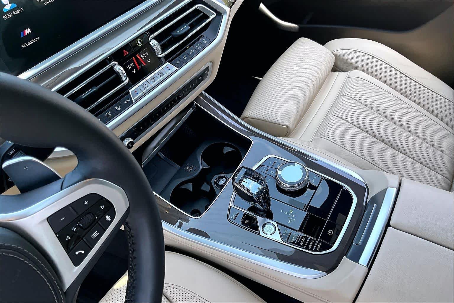 Used 2022 Mineral White Metallic BMW sDrive40i image 17