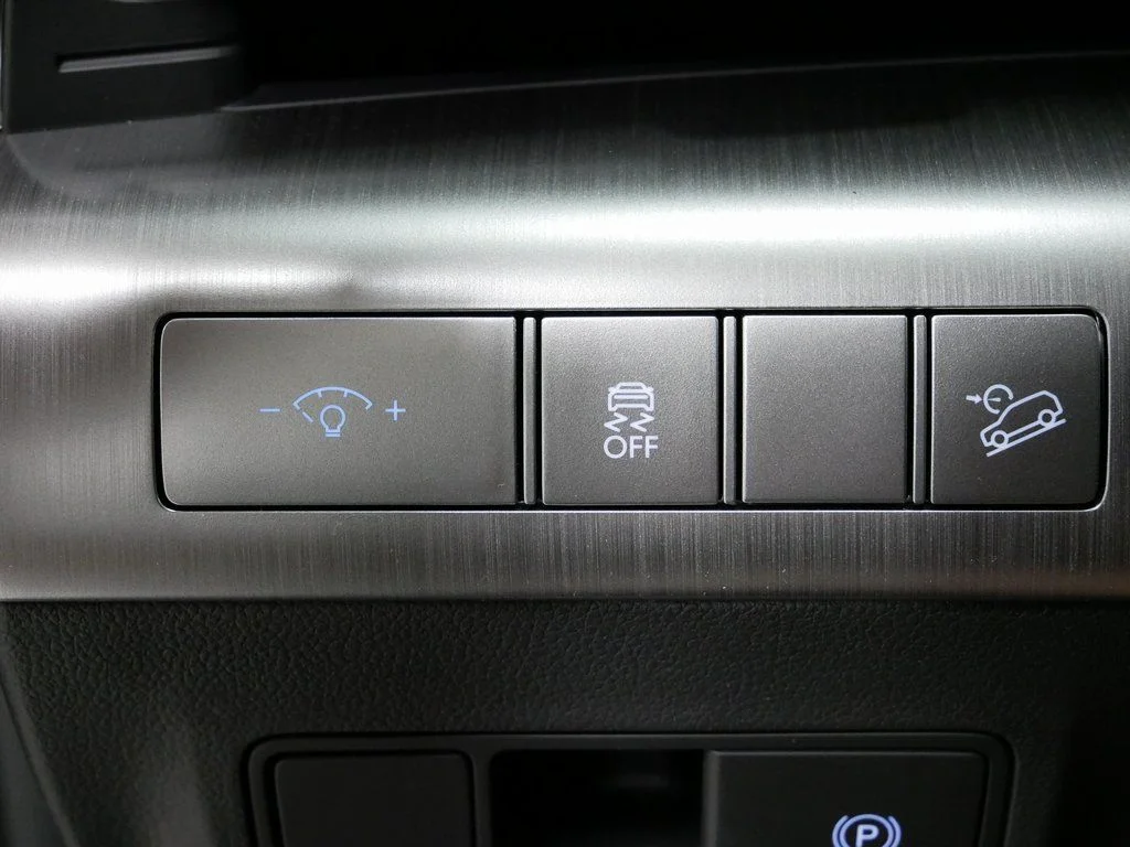Used 2025 Black Hyundai SEL image 16