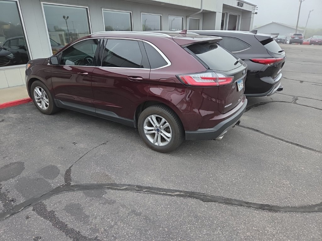 Used 2019 Red Ford SEL image 4