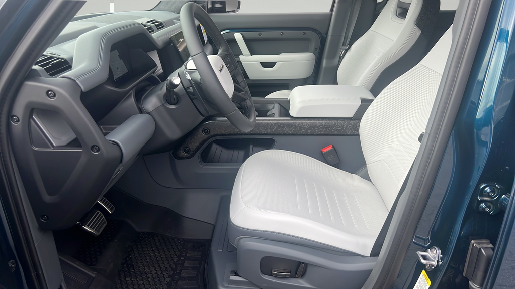 New 2026 Blue Land Rover  OCTA image 5