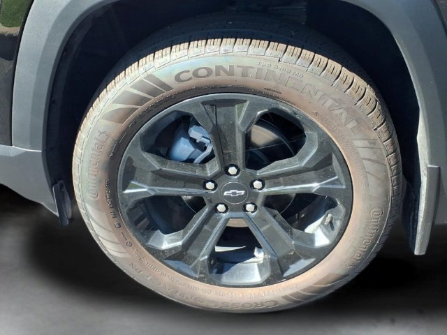 New 2026 Mosaic Black Metallic Chevrolet LT image 15