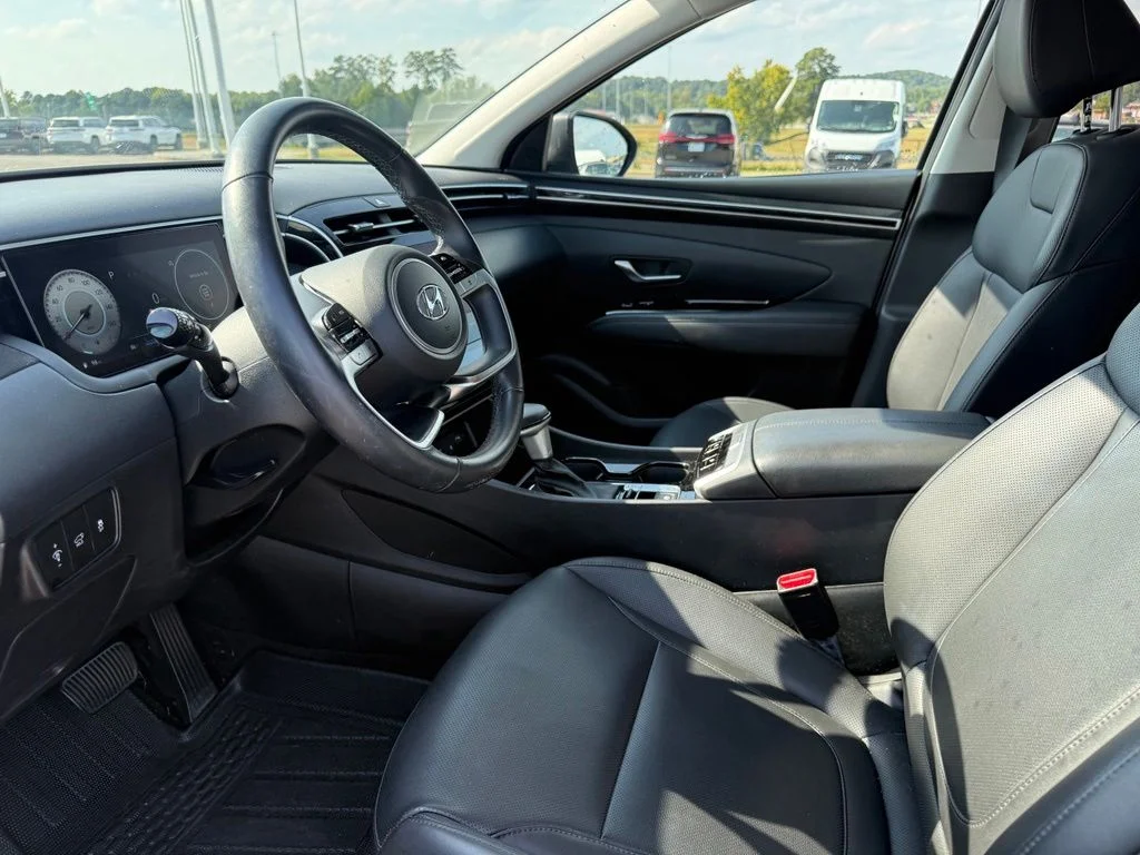 Used 2023 Silver Hyundai XRT image 4