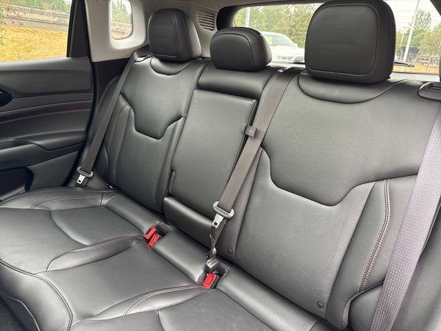 Used 2022 Granite Crystal Metallic Clearcoat Jeep Trailhawk image 18