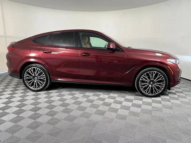 Used 2024 Red BMW xDrive40i image 8
