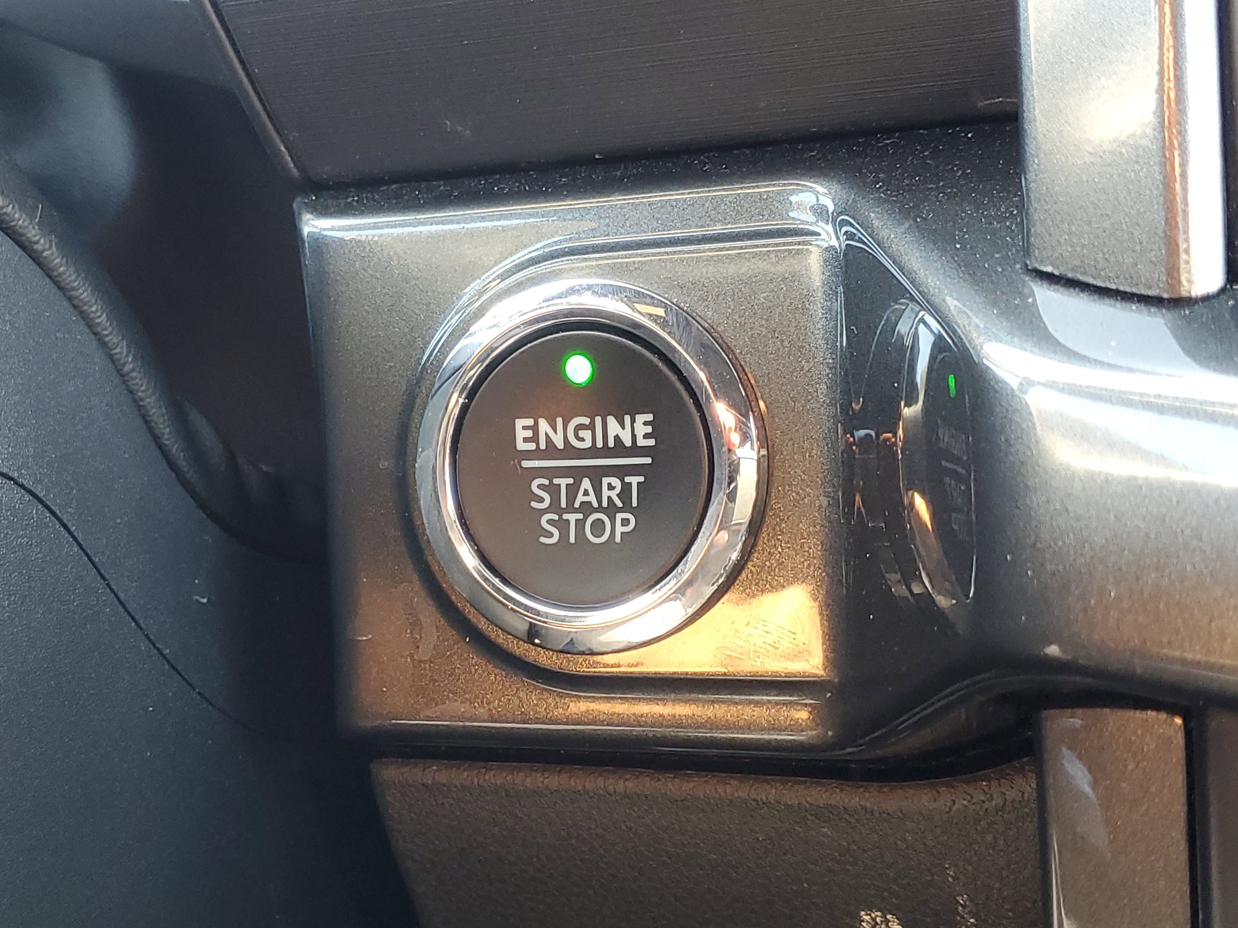 Used 2023 Avalanche Ford XLT image 28