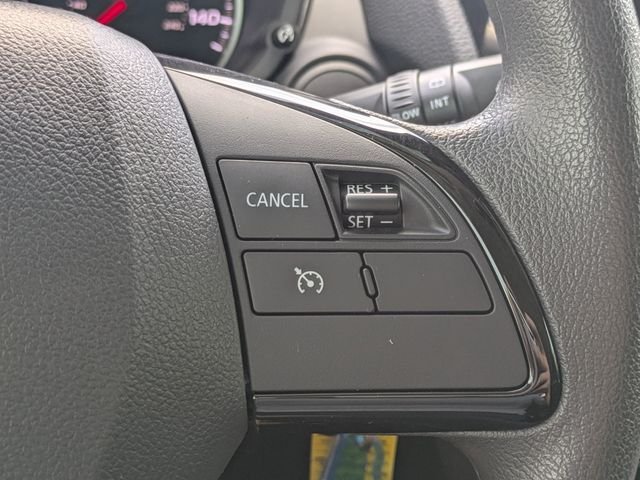 Used 2022 White Mitsubishi ES image 21