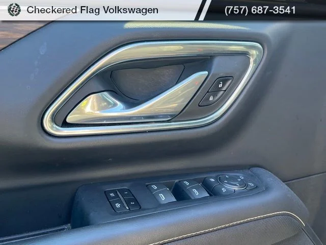 Used 2023 Iridescent Pearl Tricoat Chevrolet Premier image 13