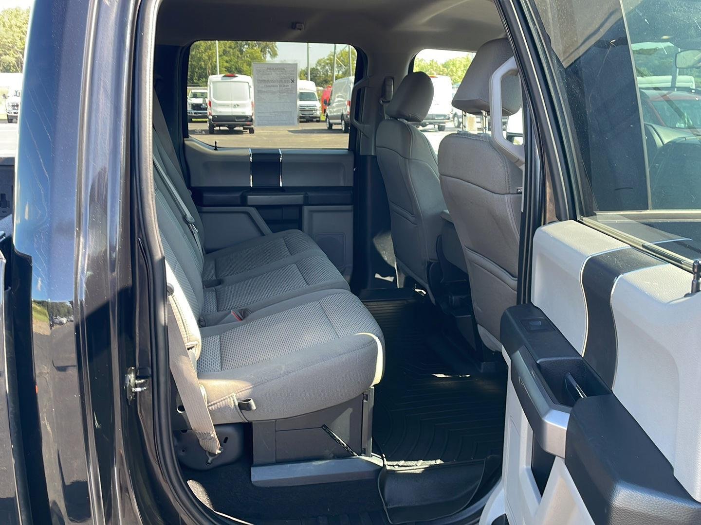 Used 2019 Agate Black Metallic Ford XLT image 24