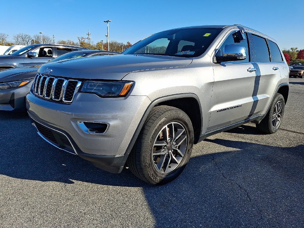 Used 2021 Silver Jeep Limited image 3