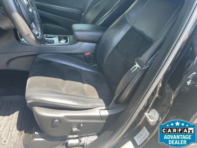 Used 2018 Diamond Black Crystal Pearlcoat Jeep Altitude image 13