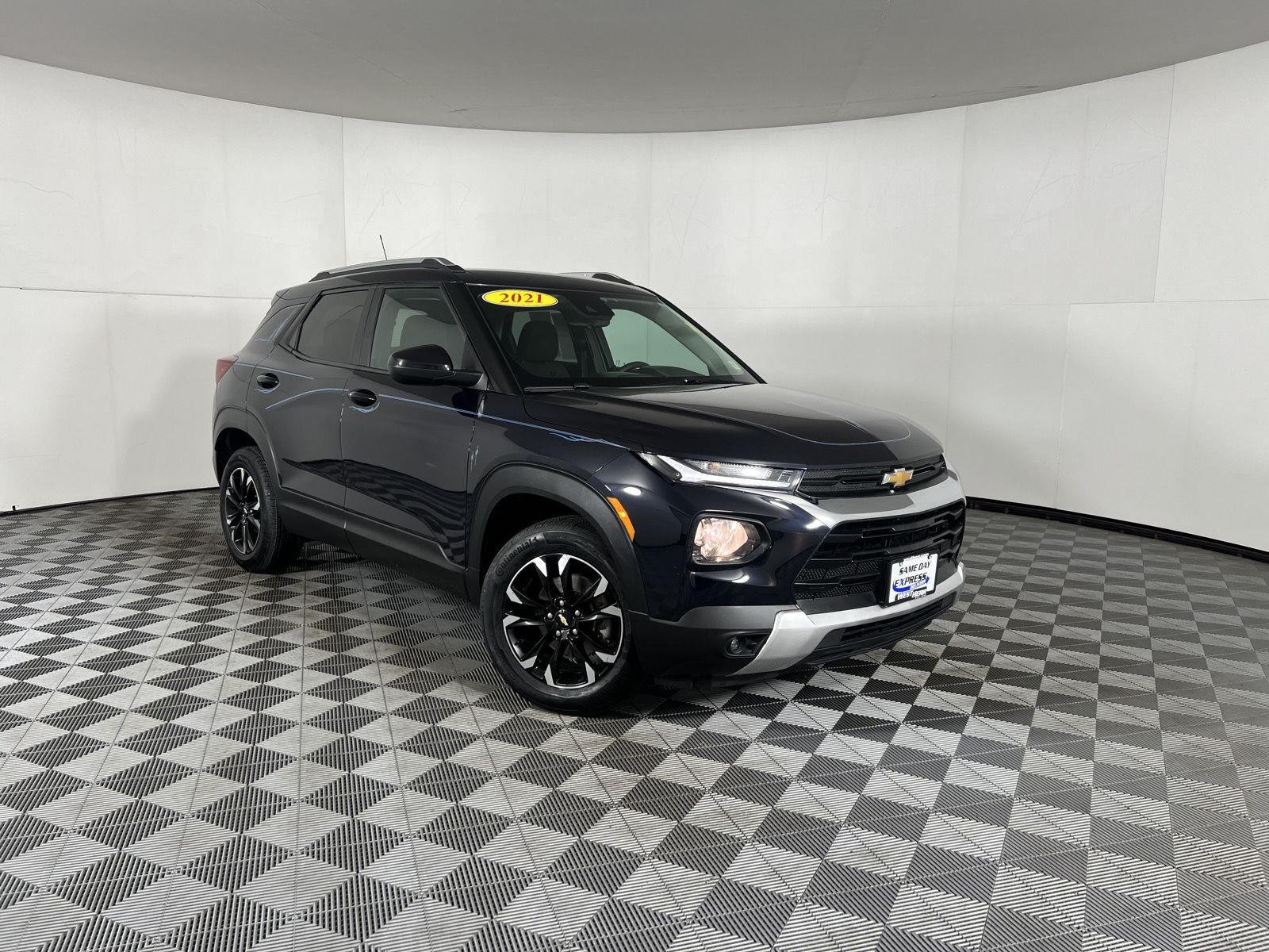 Used 2021 Midnight Blue Metallic Chevrolet LT image 37
