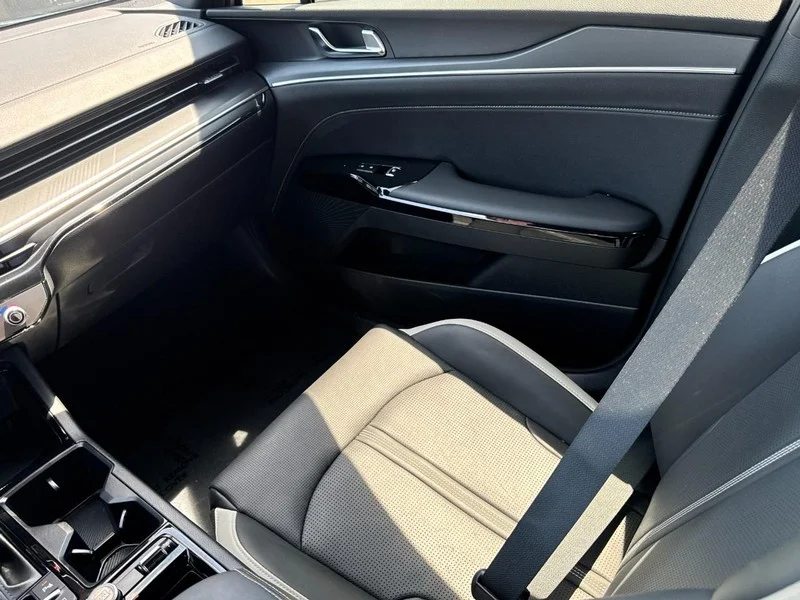 Used 2025 Wolf Gray Kia GT-Line Auto FWD image 11