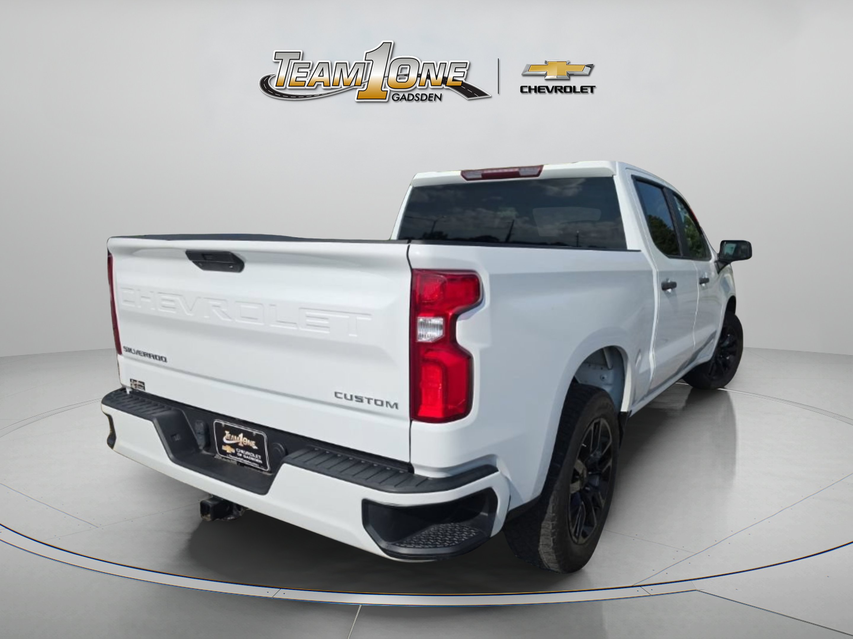 Used 2021 SUMMIT WHITE Chevrolet Custom image 7