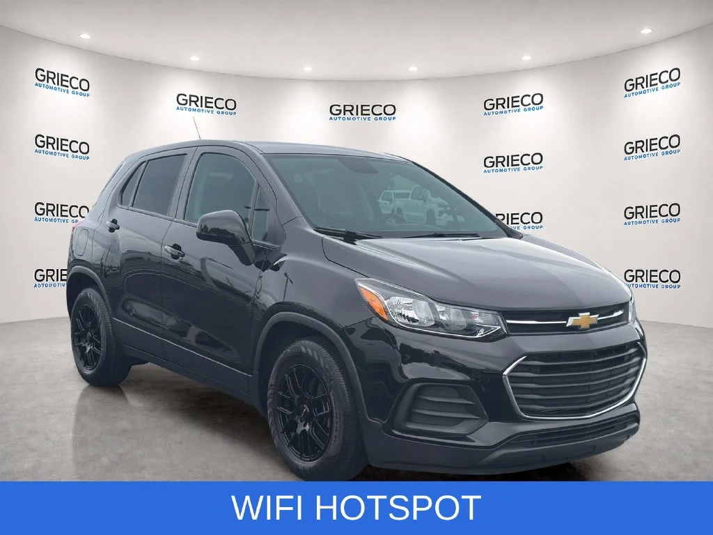 2022 Chevrolet Trax LS FWD photo