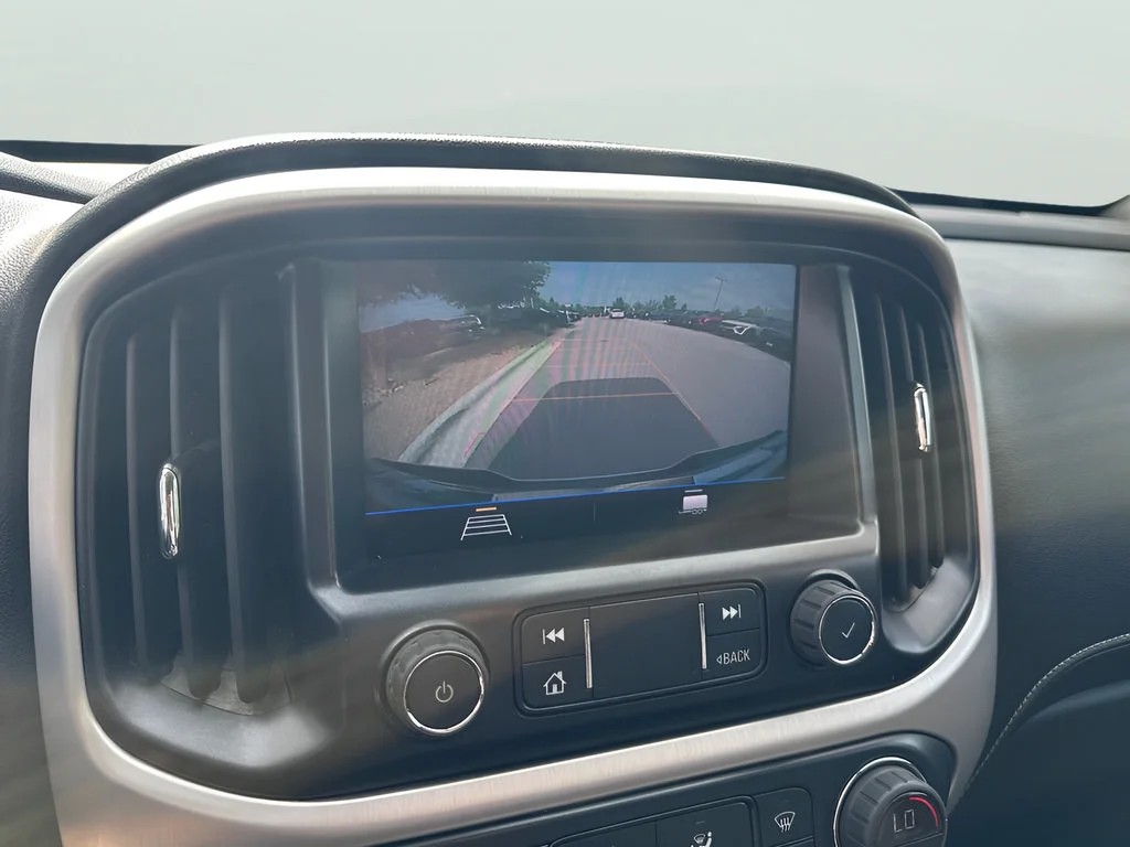 Used 2022 Summit White GMC Elevation image 31