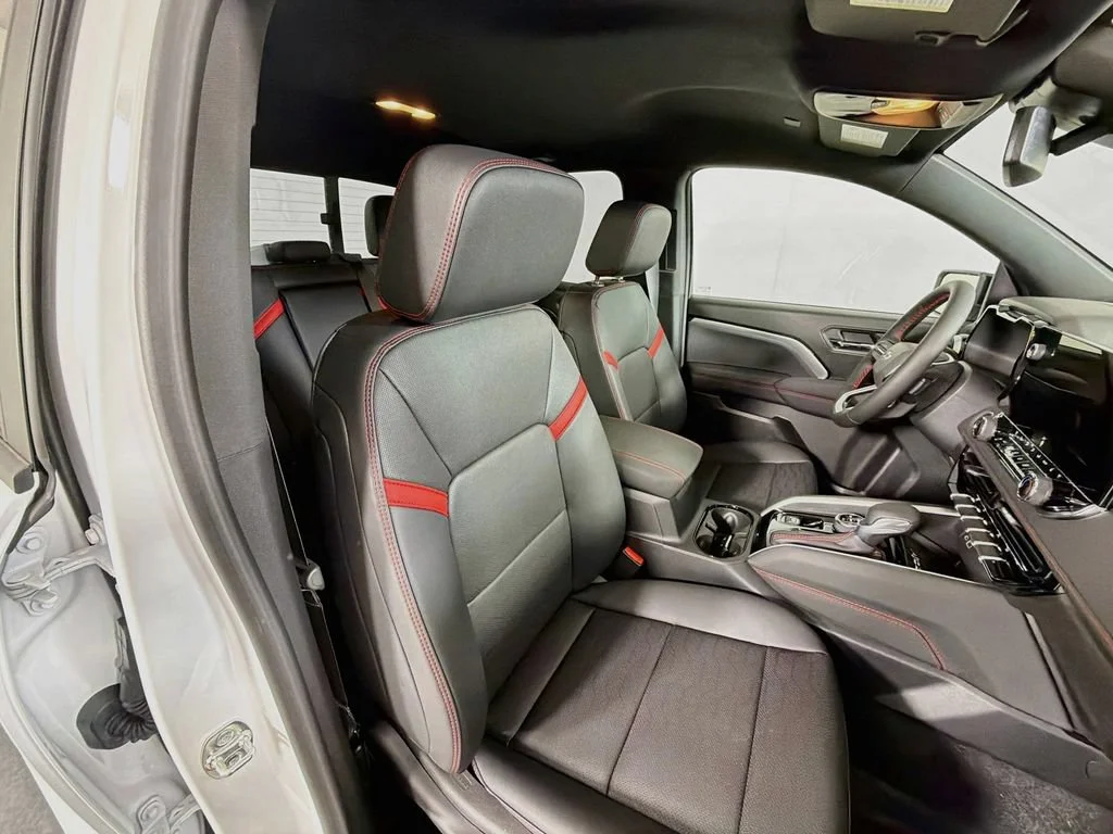 New 2026 Summit White Chevrolet Z71 image 23