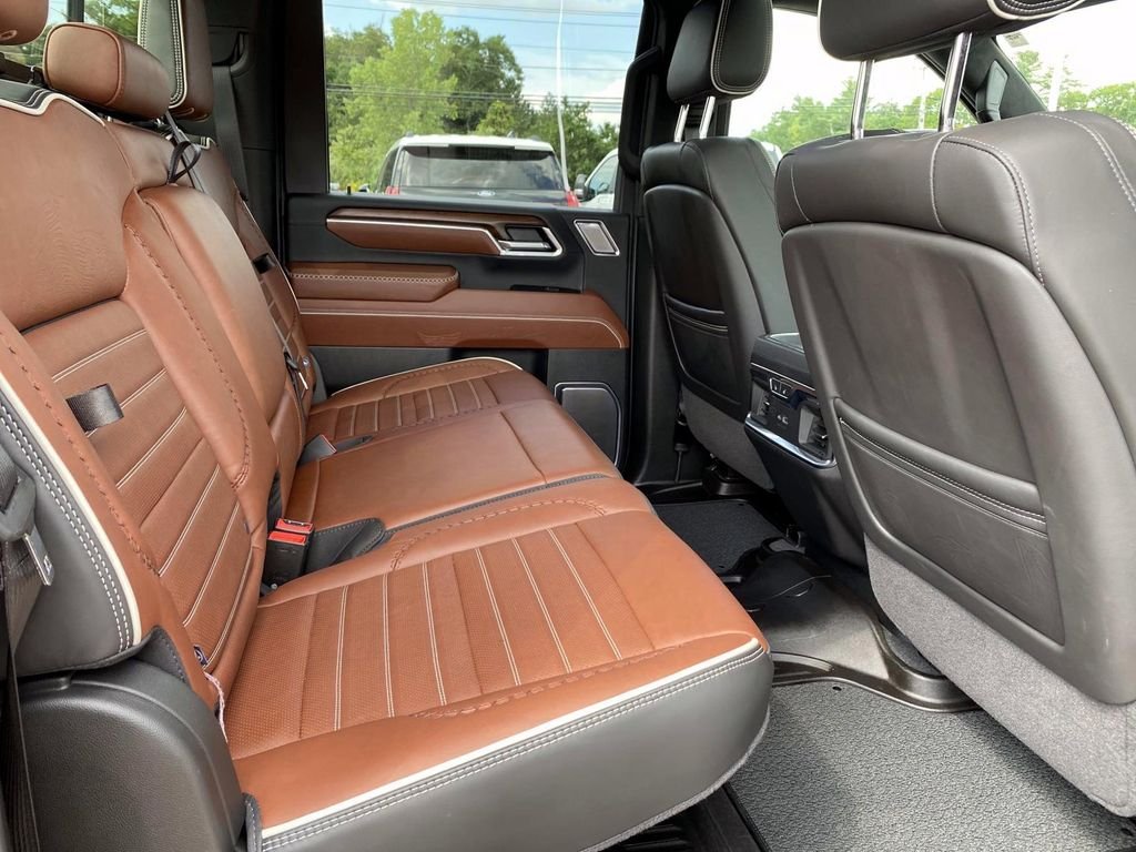 Used 2025 White GMC Denali Ultimate image 31