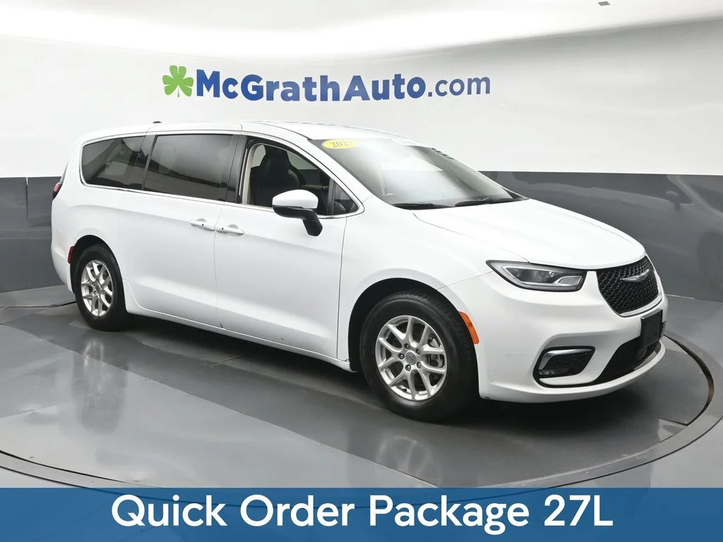 Used 2023 White Chrysler Touring L image 2