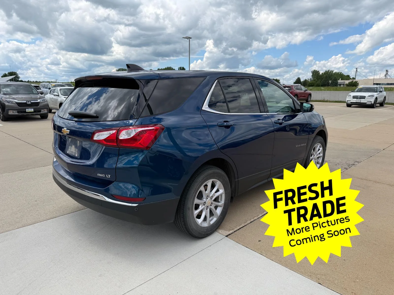 Used 2019 Pacific Blue Metallic Chevrolet LT image 4