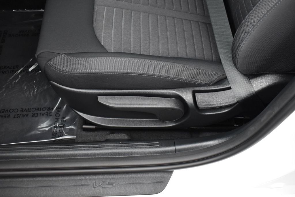 Certified Used 2025 Snow White Pearl Kia LXS image 8