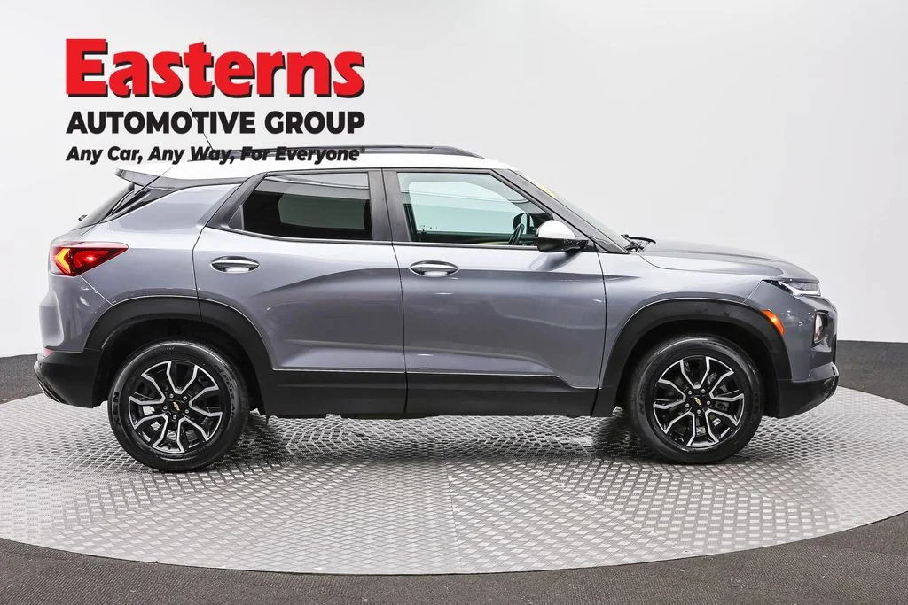 Used 2021 Gray Chevrolet ACTIV image 4