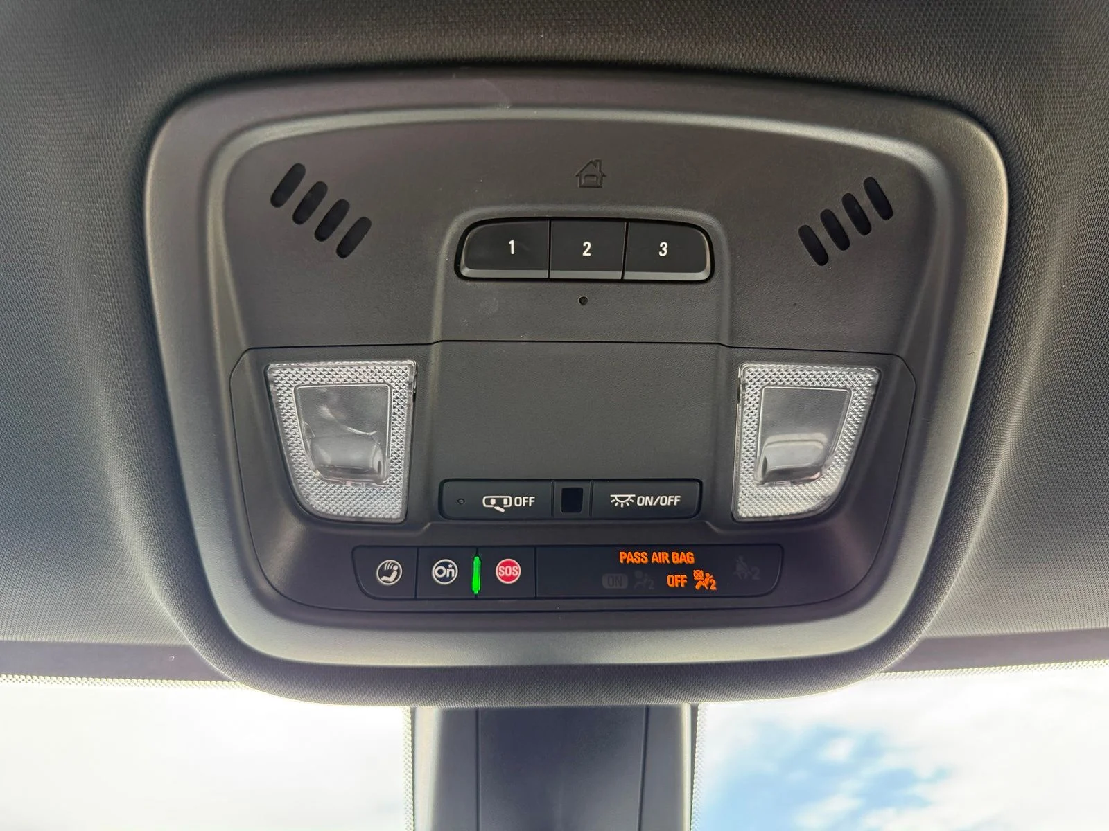 2023 Chevrolet Traverse 1LT - Photo 20