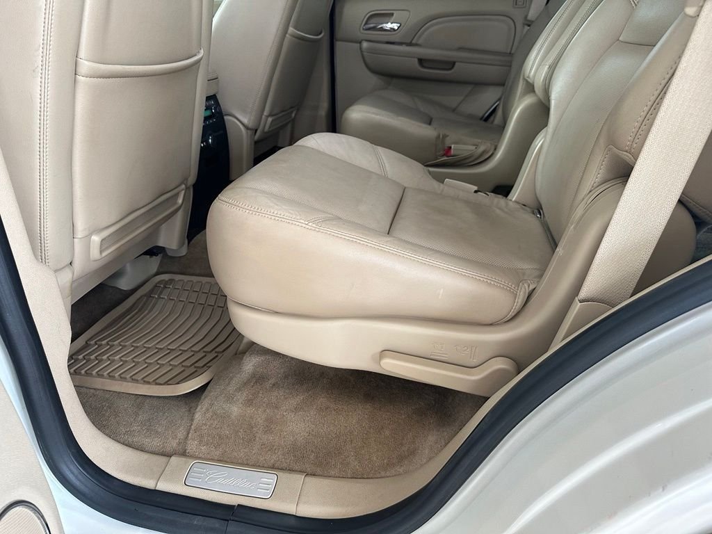 Used 2011 White Cadillac Premium image 26