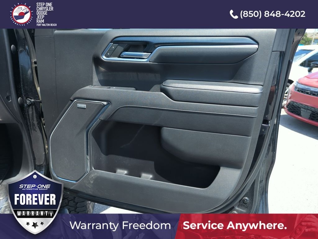 Used 2023 Black GMC Elevation image 31