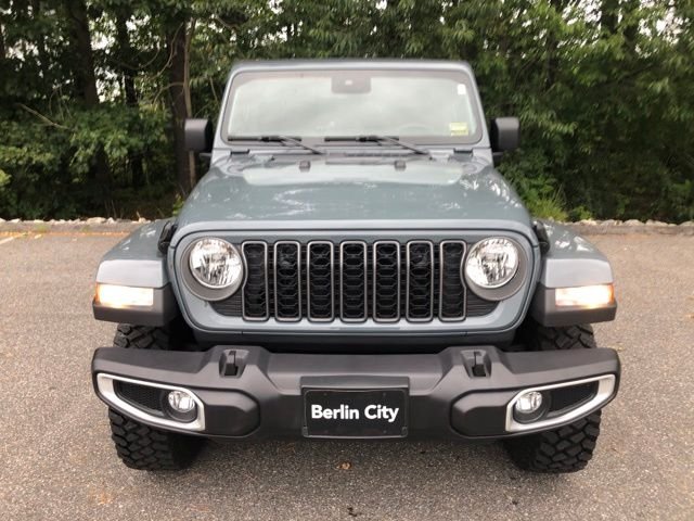 Used 2025 Gray Jeep High Tide image 11