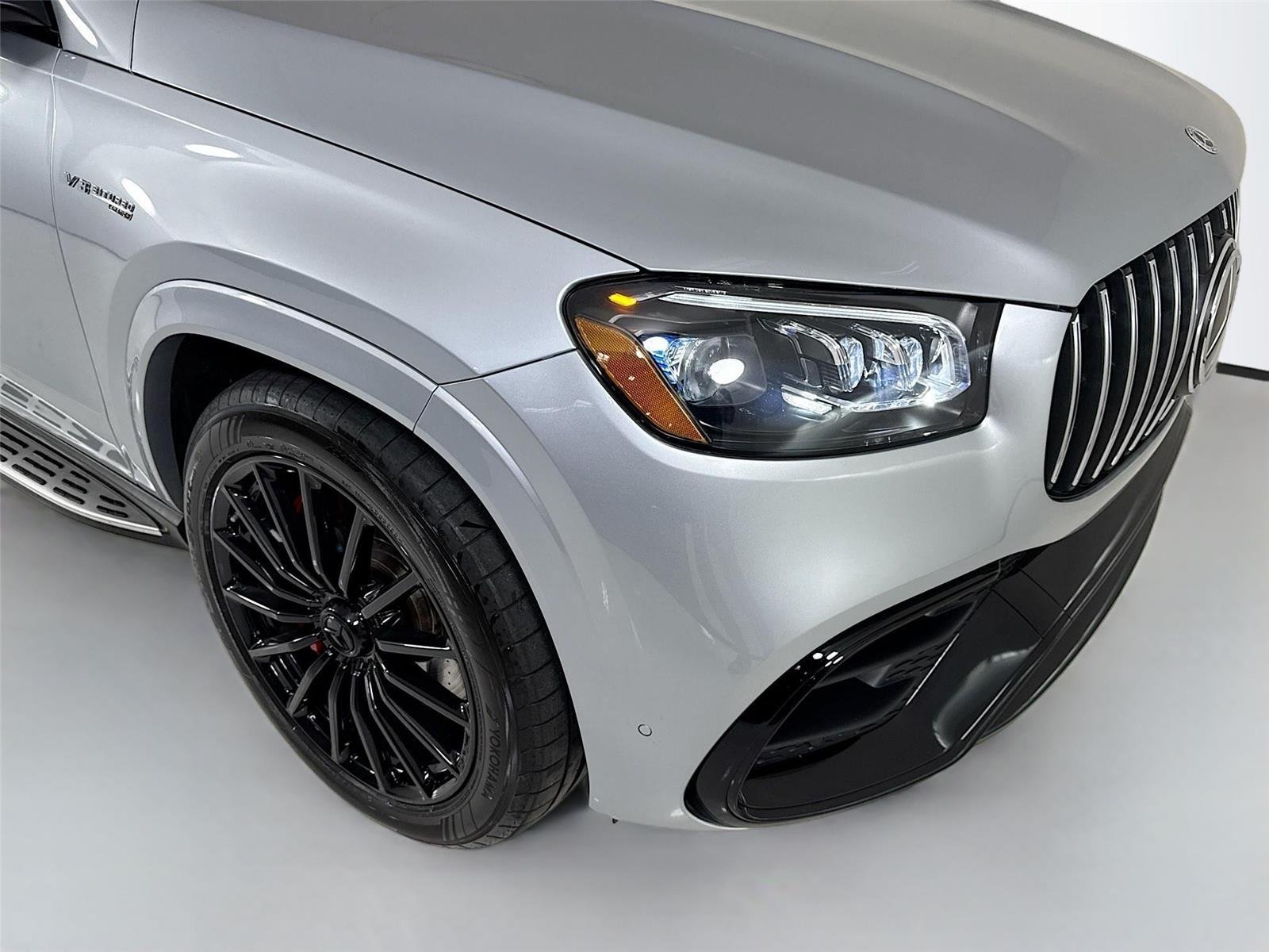 Used 2023 Cirrus Silver Metallic Mercedes-Benz AMG® GLS 63 | AMG® Performance Steering Wheel | Heated/Cooled Seats image 40