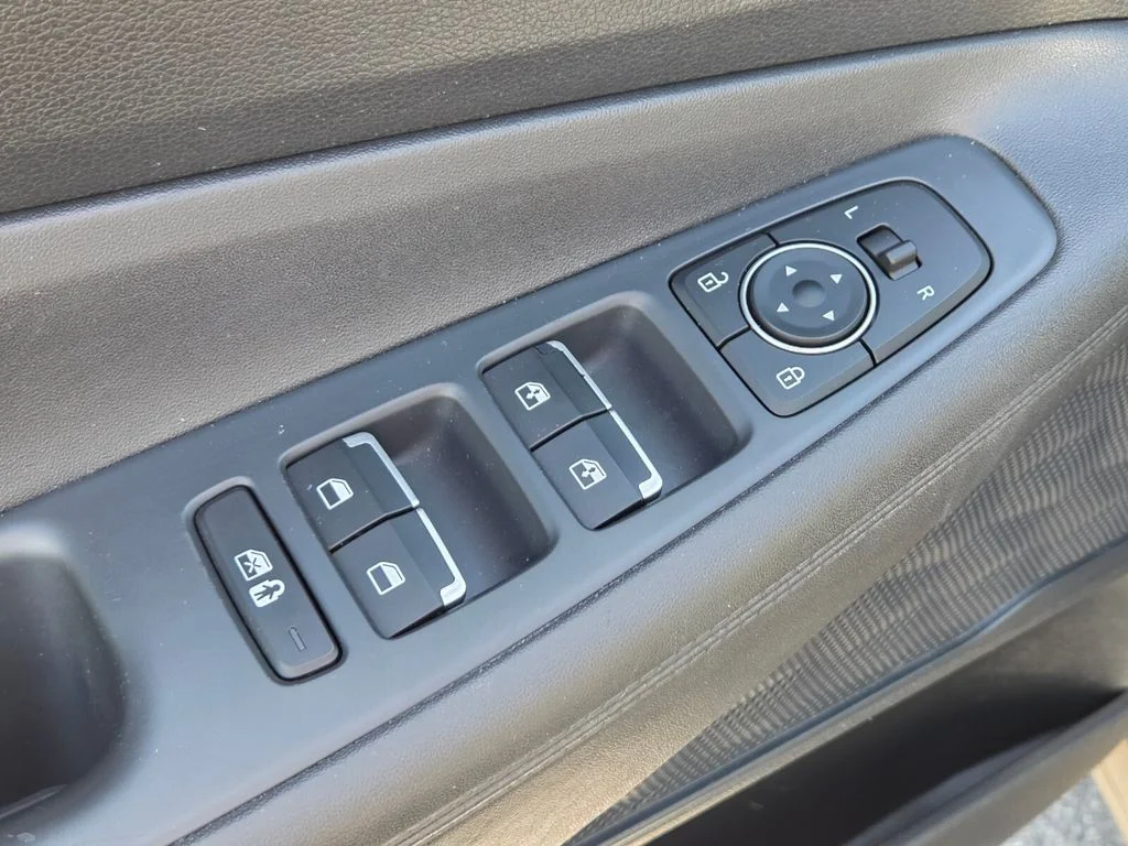 Used 2022 Gray Hyundai SEL image 23