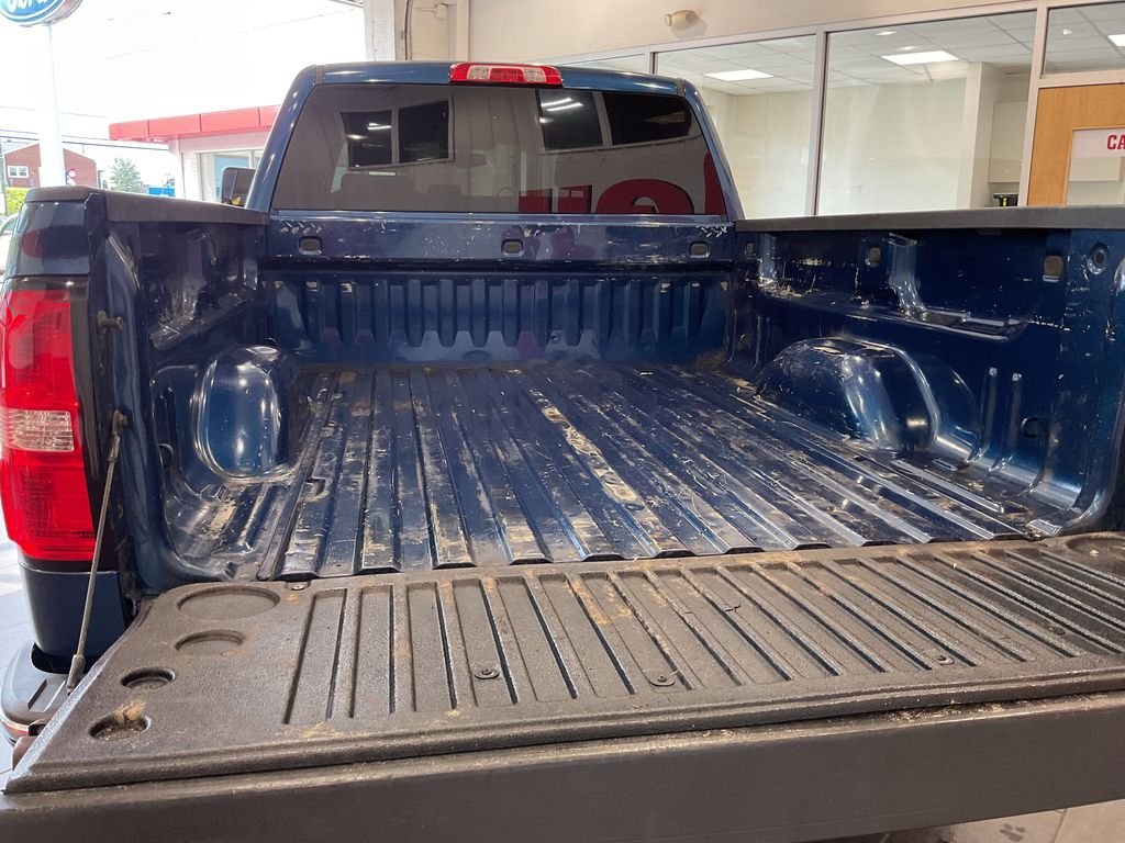 Used 2017 Blue GMC SLE image 10