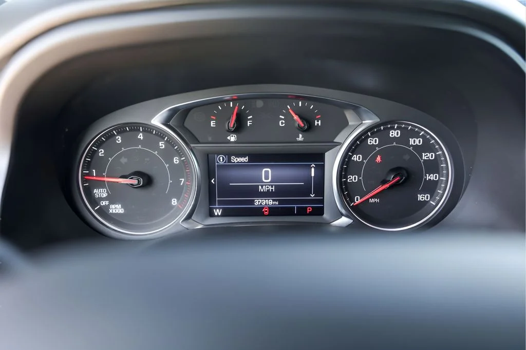 Used 2023 Silver GMC SLE image 17