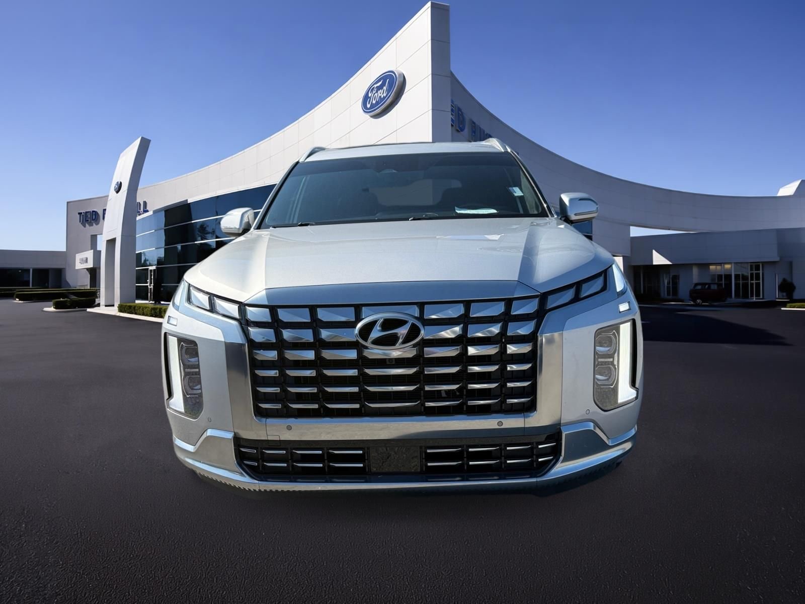 Used 2024 Silver Hyundai Calligraphy image 4