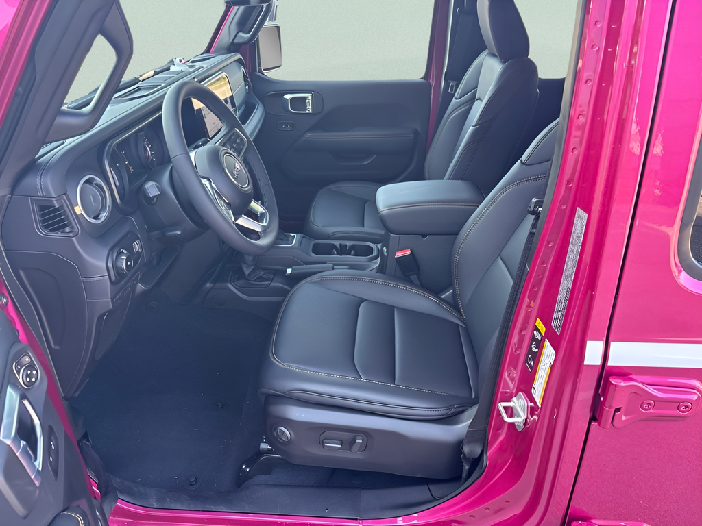 New 2026 Tuscadero Pearl-Coat Exterior Paint Jeep Sahara image 9
