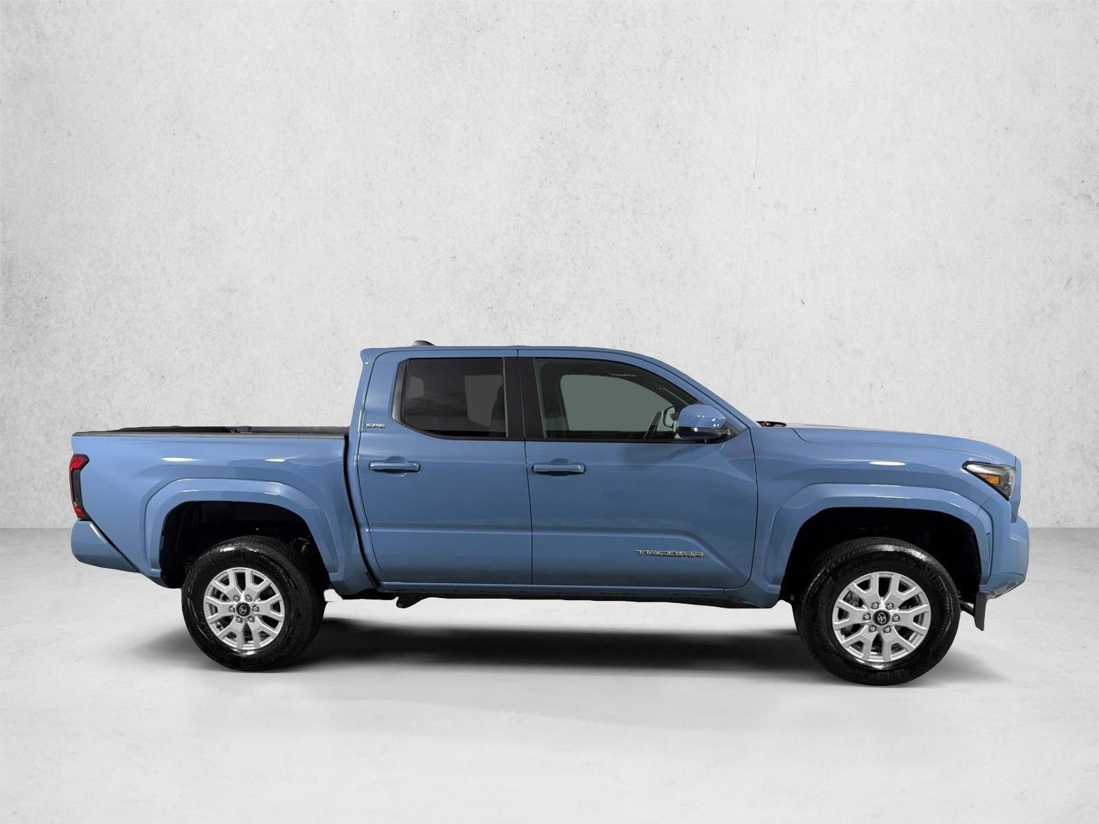 Used 2026  Toyota SR5 image 2