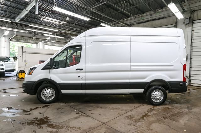 Used 2025  Ford Base image 6