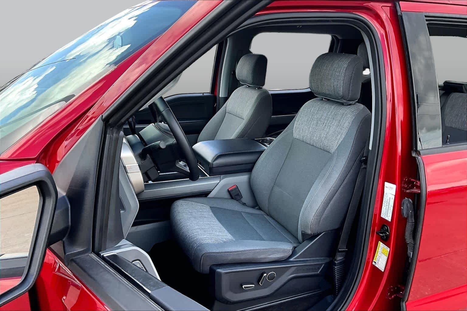 Used 2021 Rapid Red Metallic Tinted Clearcoat Ford XLT image 8