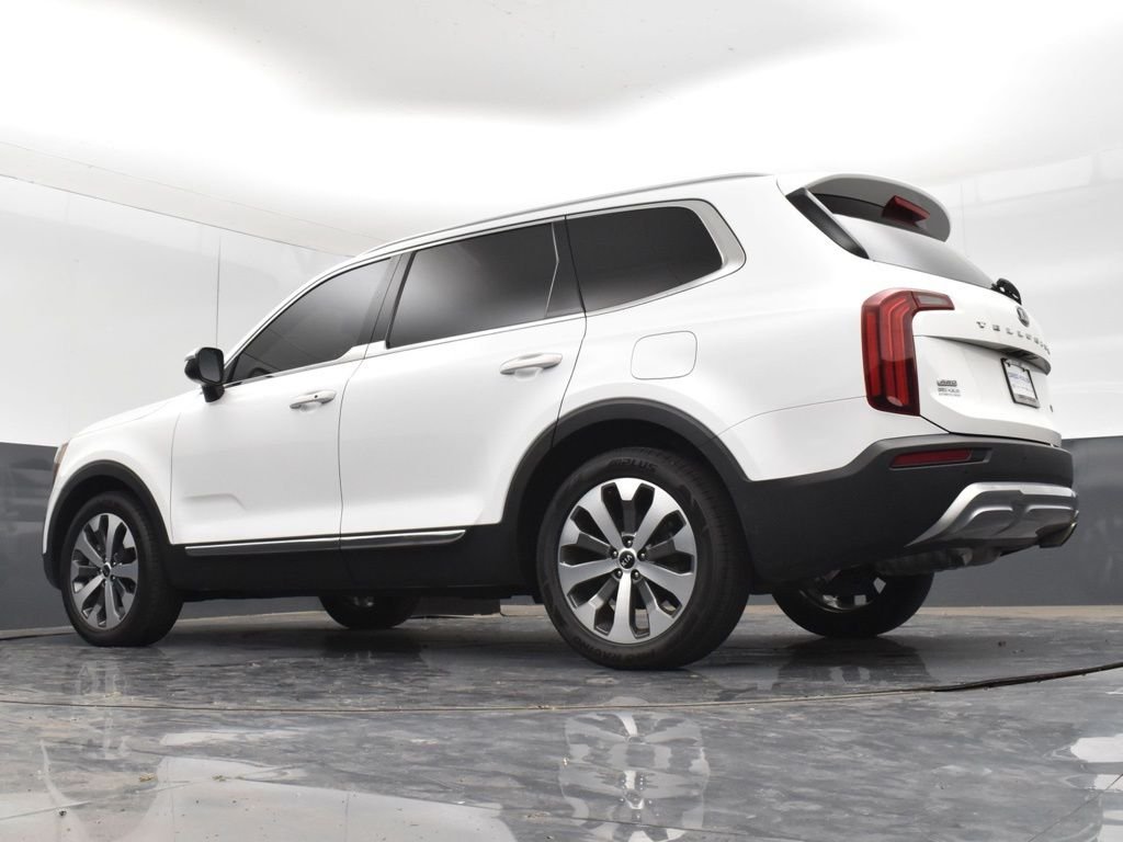 Used 2021 White Kia EX image 26