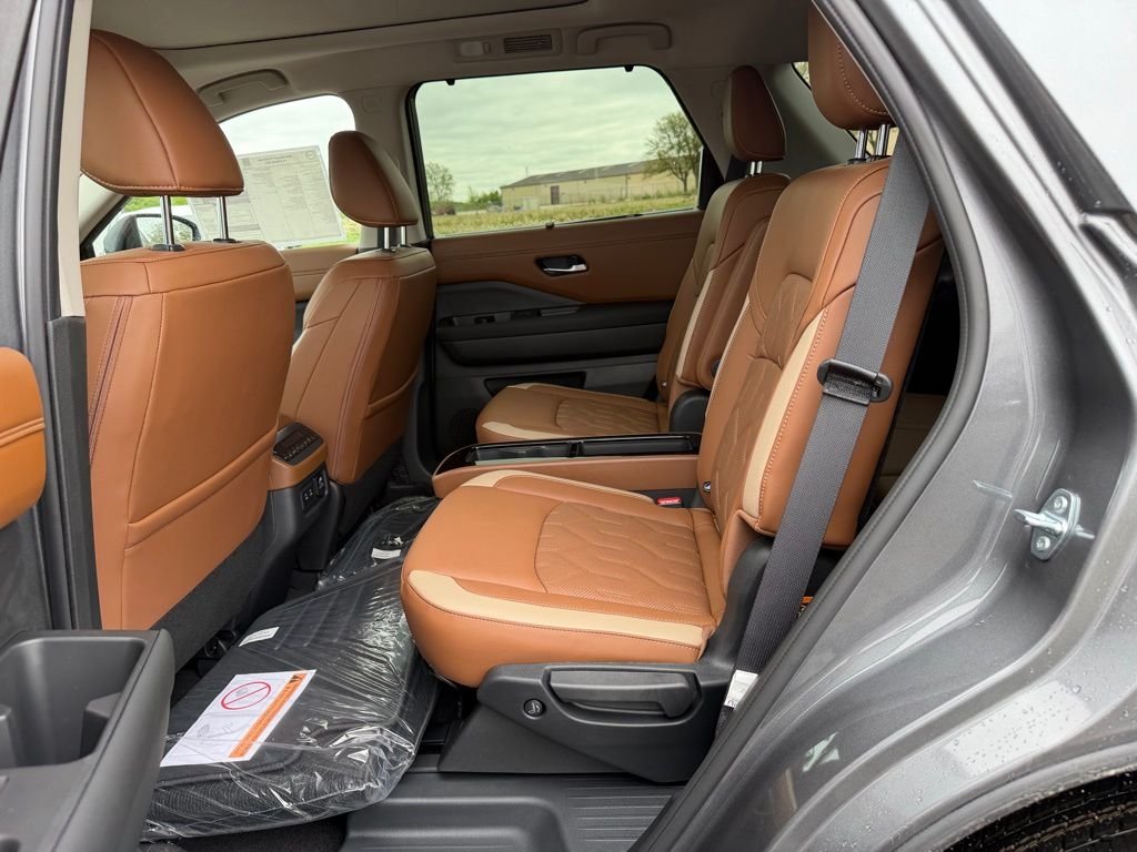 New 2026 Gun Metallic Nissan Platinum image 11