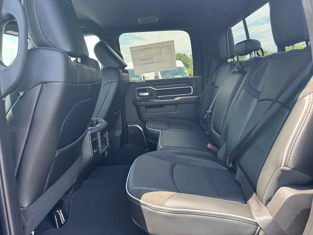 New 2026 Diamond Black Crystal Pearl-Coat Exterior Paint RAM LARAMIE image 20